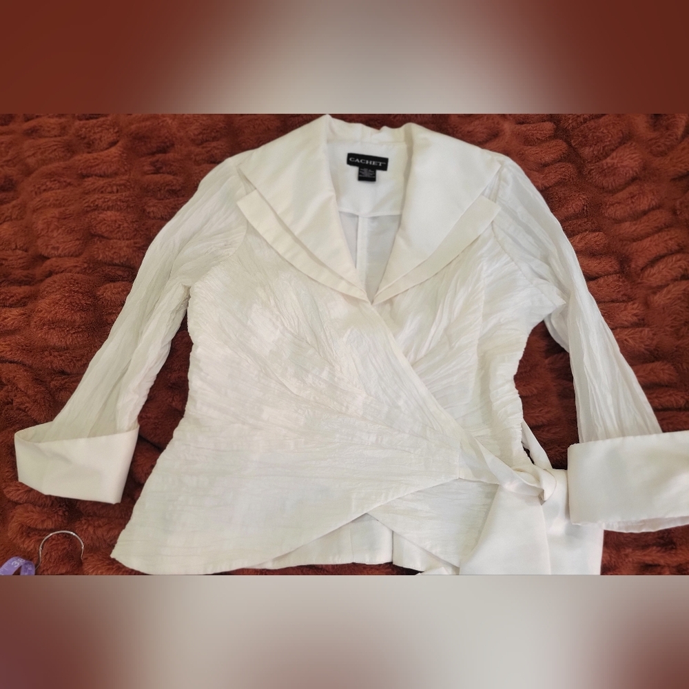 Cachet Crinkle White Blouse